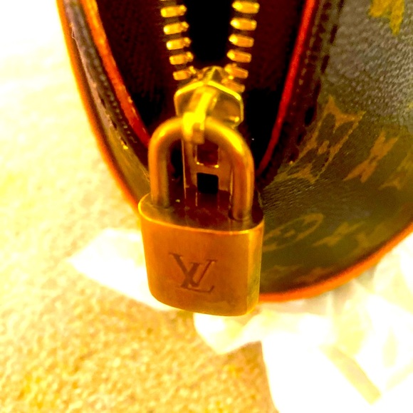 ⭐️⭐️AUTHENTIC Louis Vuitton Monogram Ellipse Handbag - Picture 13 of 16